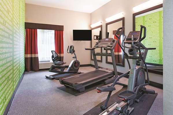 Fitness/ Exercise Room - La Quinta Inn South Tampa