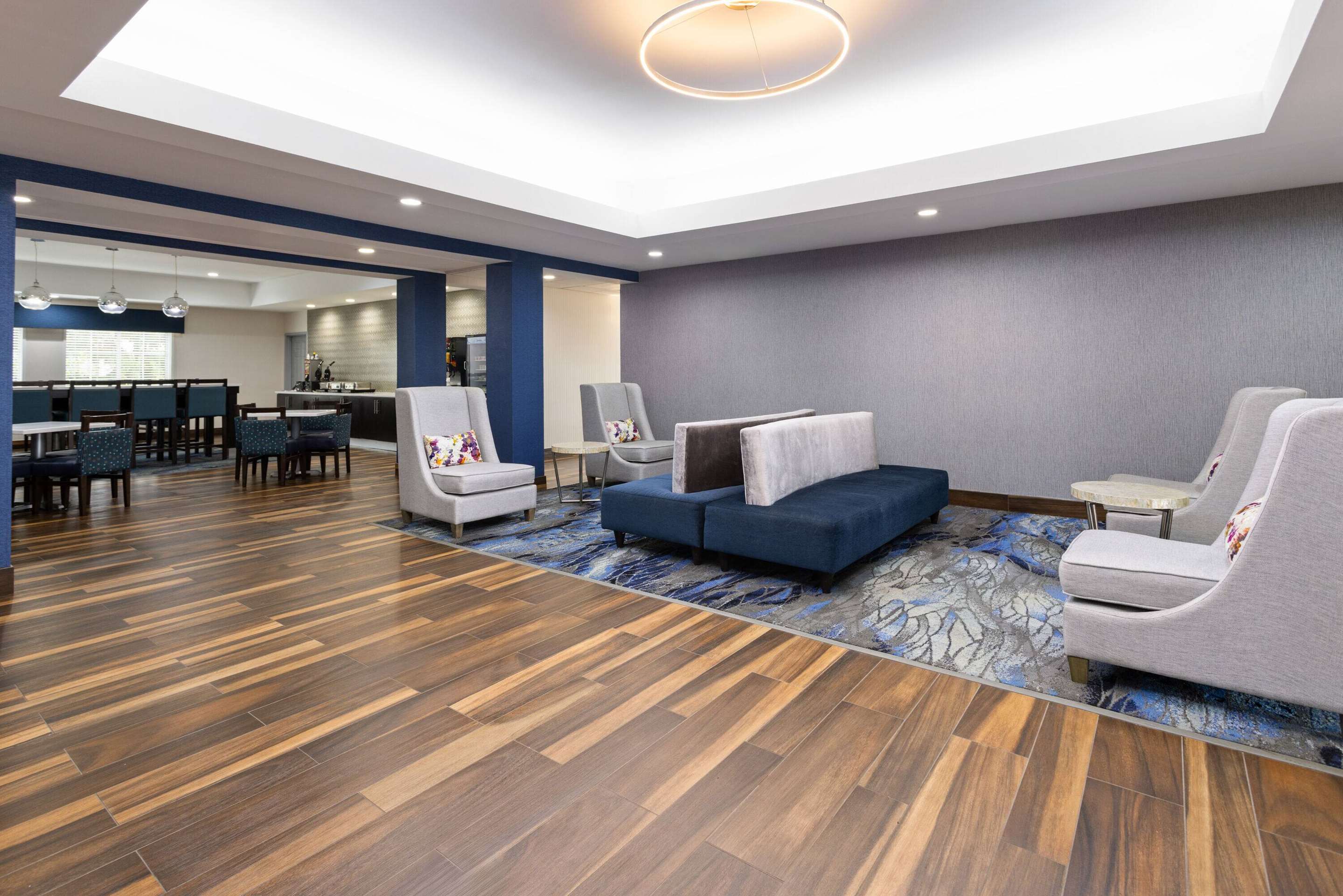 Lobby | La Quinta by Wyndham Atlanta South - Newnan