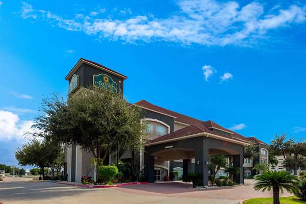 Exterior view - La Quinta Inn & Suites Mission