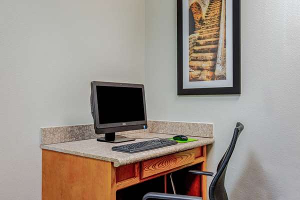 Conference Area - La Quinta Inn & Suites Mission