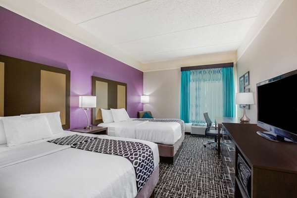  - La Quinta Inn & Suites Mission