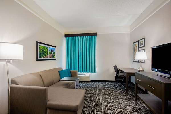 Suite - La Quinta Inn & Suites Mission
