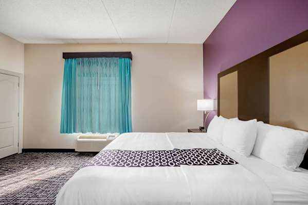 Suite - La Quinta Inn & Suites Mission