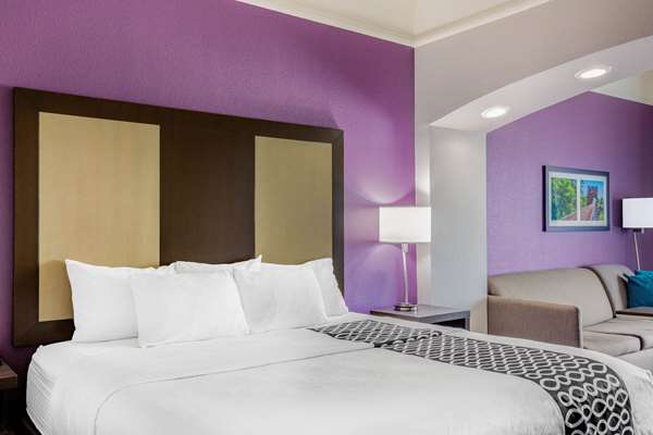 Suite - La Quinta Inn & Suites Mission