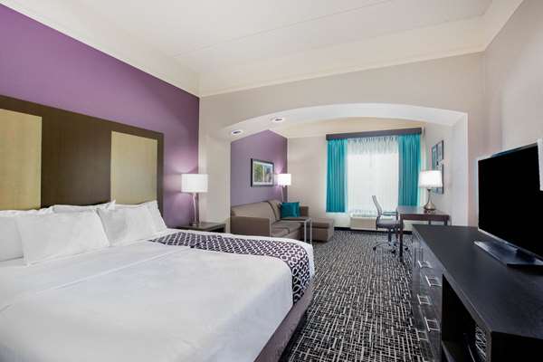 Suite - La Quinta Inn & Suites Mission