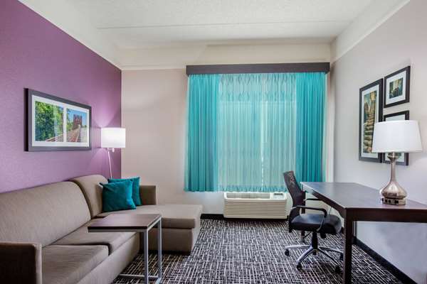 Suite - La Quinta Inn & Suites Mission