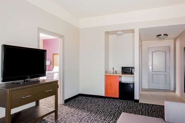 Suite - La Quinta Inn & Suites Mission