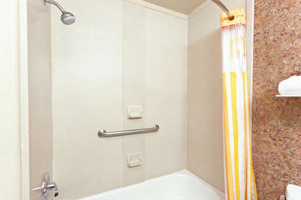  - La Quinta Inn & Suites Hesperia - I-15, Exit 147