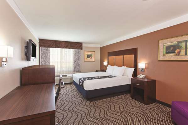  - La Quinta Inn & Suites Hesperia - I-15, Exit 147