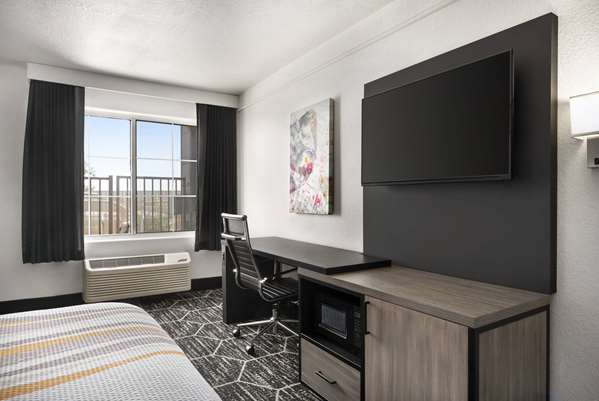  - La Quinta Inn & Suites Hesperia - I-15, Exit 147