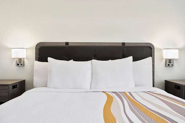  - La Quinta Inn & Suites Hesperia - I-15, Exit 147