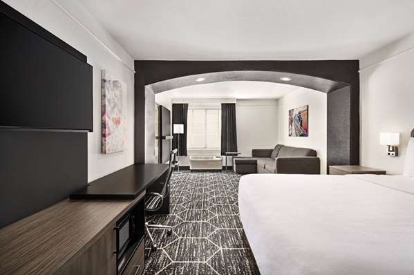  - La Quinta Inn & Suites Hesperia - I-15, Exit 147