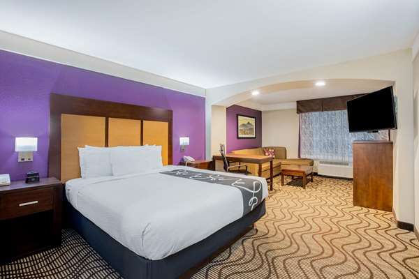  - La Quinta Inn & Suites Hesperia - I-15, Exit 147