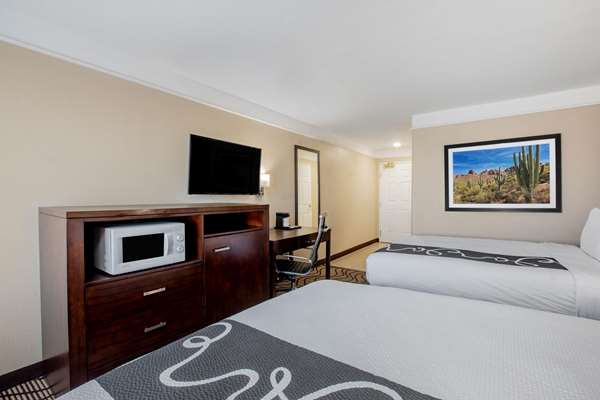  - La Quinta Inn & Suites Hesperia - I-15, Exit 147