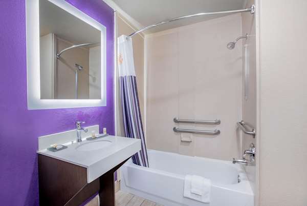  - La Quinta Inn & Suites Hesperia - I-15, Exit 147