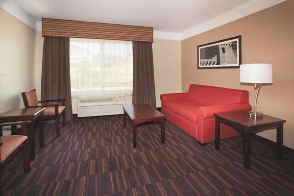Suite - La Quinta Inn & Suites Midtown Albuquerque - I-40, Exit 159A & 159D