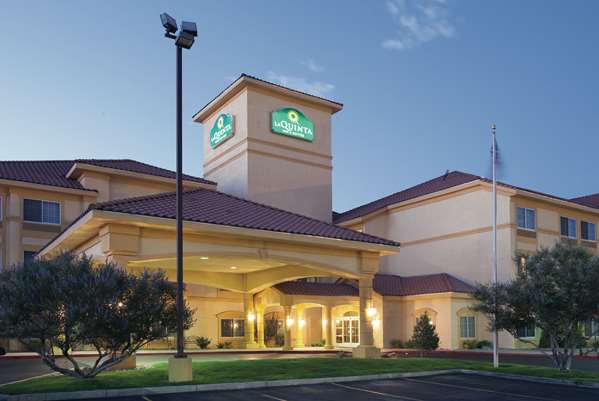 Exterior view - La Quinta Inn & Suites Midtown Albuquerque - I-40, Exit 159A & 159D