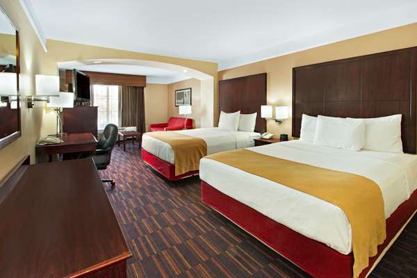 Suite - La Quinta Inn & Suites Midtown Albuquerque - I-40, Exit 159A & 159D