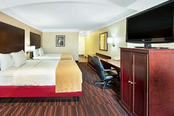 Suite - La Quinta Inn & Suites Midtown Albuquerque - I-40, Exit 159A & 159D