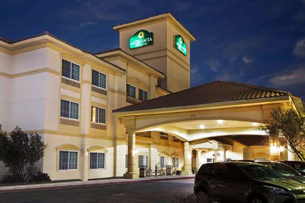 Exterior view - La Quinta Inn & Suites Midtown Albuquerque - I-40, Exit 159A & 159D