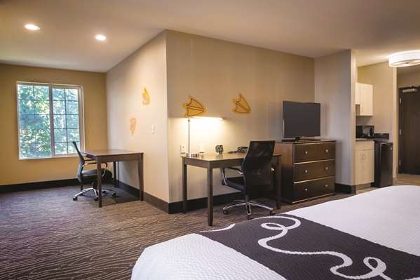  - La Quinta Inn & Suites Eugene - I-105, Exit 2