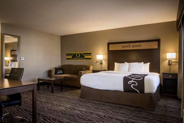  - La Quinta Inn & Suites Eugene - I-105, Exit 2