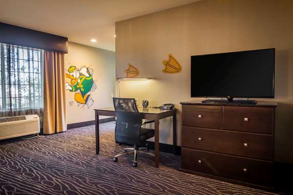  - La Quinta Inn & Suites Eugene - I-105, Exit 2