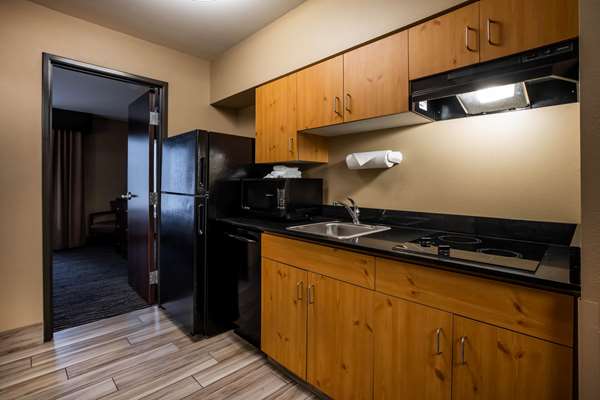 Suite - La Quinta Inn & Suites Eugene - I-105, Exit 2
