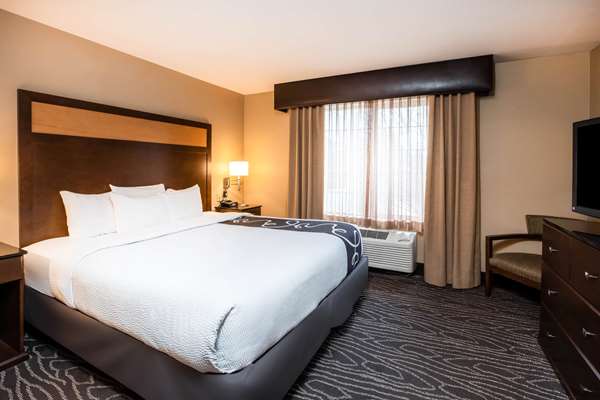 Suite - La Quinta Inn & Suites Eugene - I-105, Exit 2