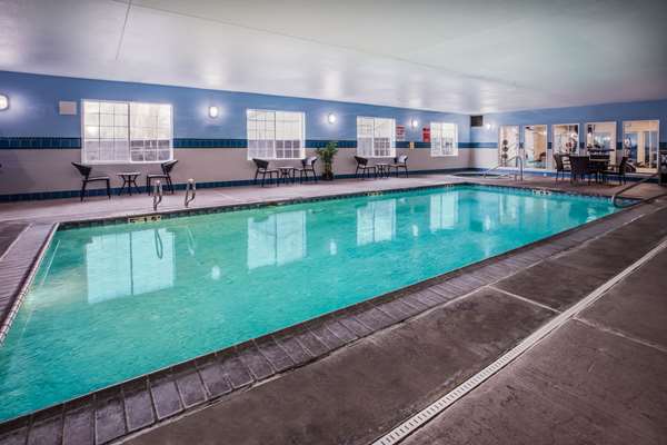 Pool - La Quinta Inn & Suites Eugene - I-105, Exit 2