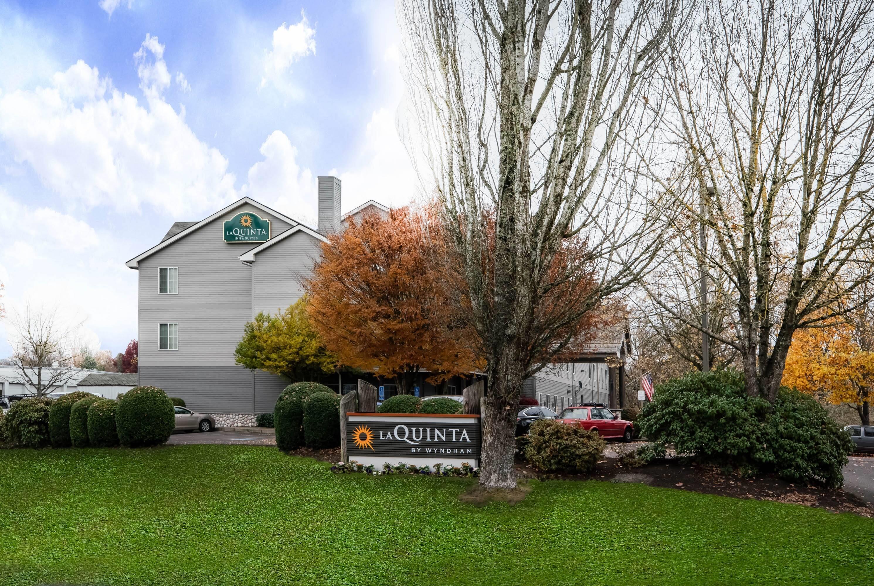 Exterior | La Quinta Inn & Suites by Wyndham Eugene