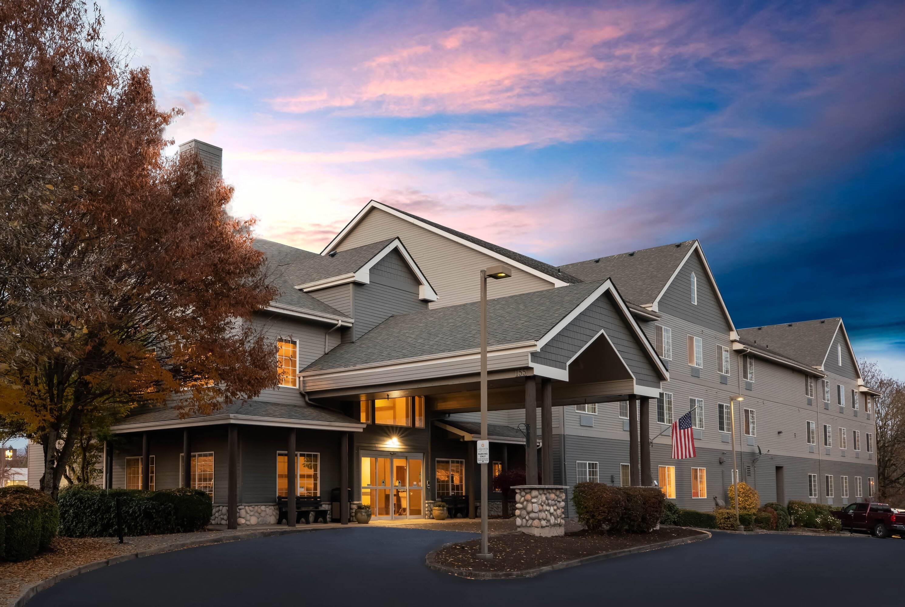 Exterior | La Quinta Inn & Suites by Wyndham Eugene