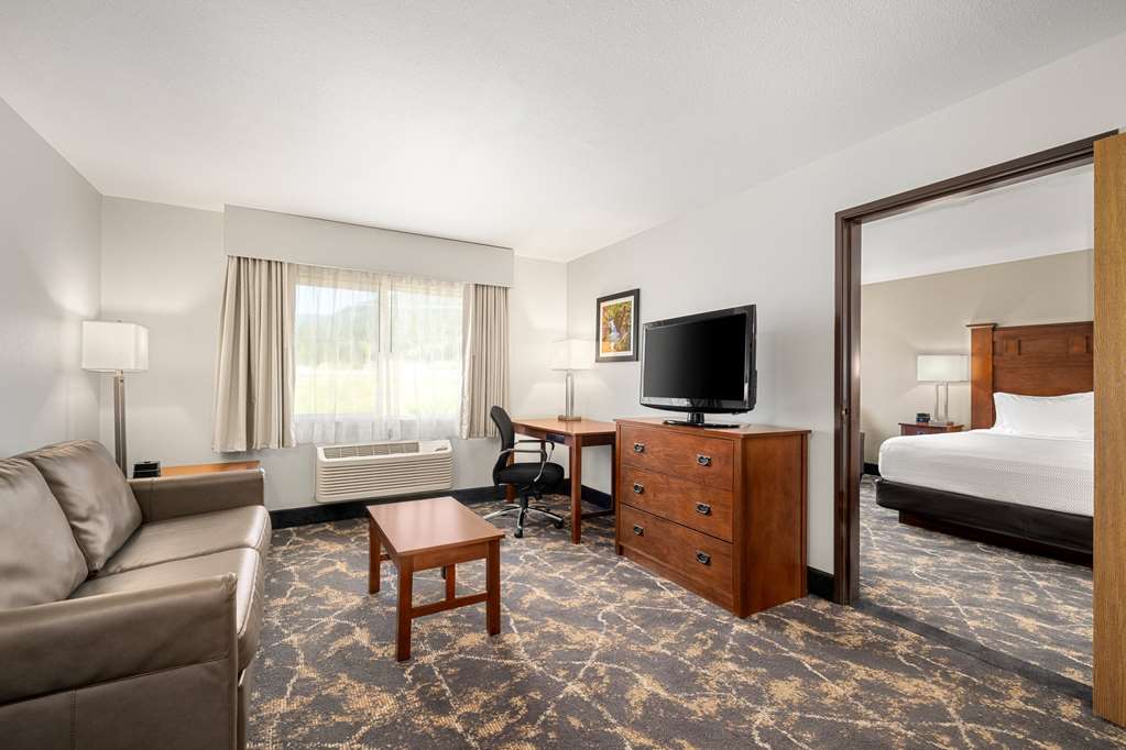 LA QUINTA INN STE GRANTS PASS-guestroom-Guest Room,Suite,On-Site.jpg