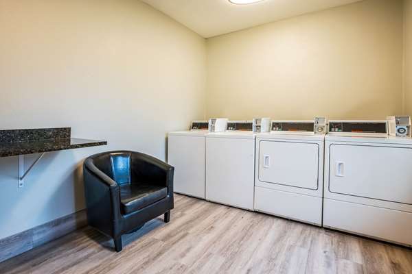 Amenities - La Quinta Inn & Suites Newport