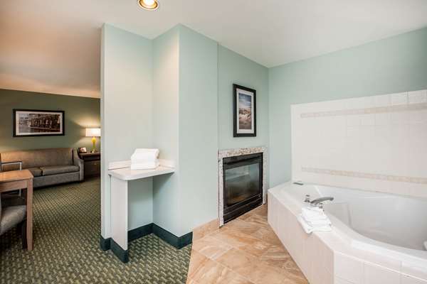 Suite - La Quinta Inn & Suites Newport