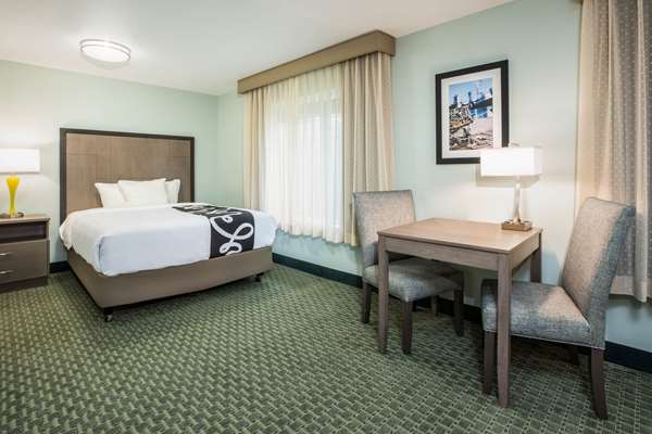 Suite - La Quinta Inn & Suites Newport
