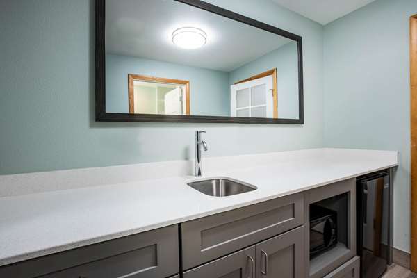 Suite - La Quinta Inn & Suites Newport