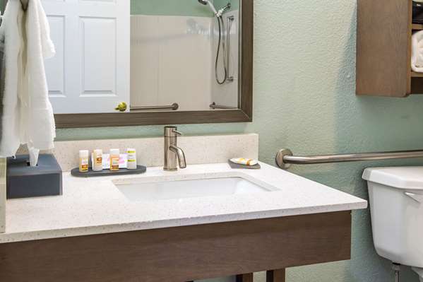  - La Quinta Inn & Suites Newport