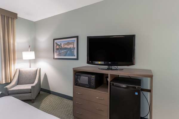  - La Quinta Inn & Suites Newport