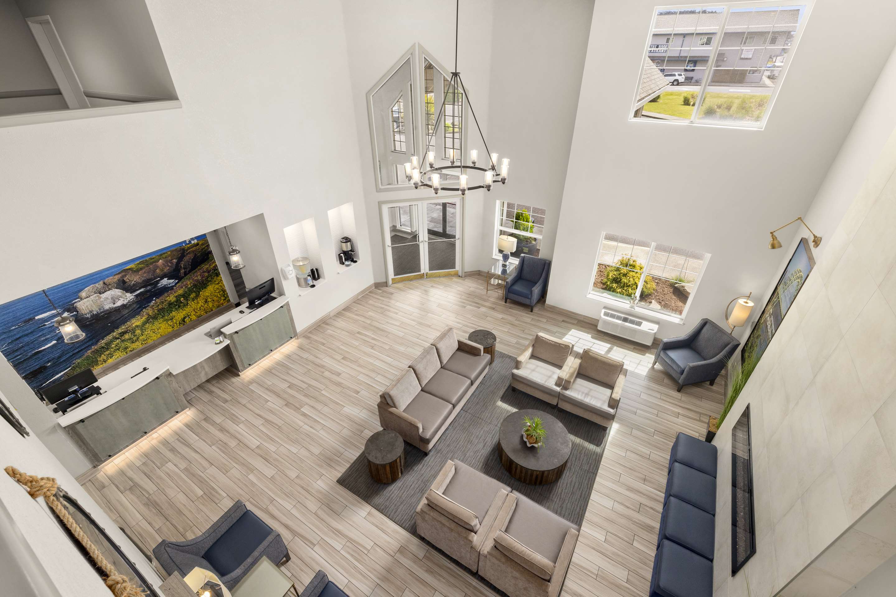 lobby view | La Quinta Inn & Suites by Wyndham Newport