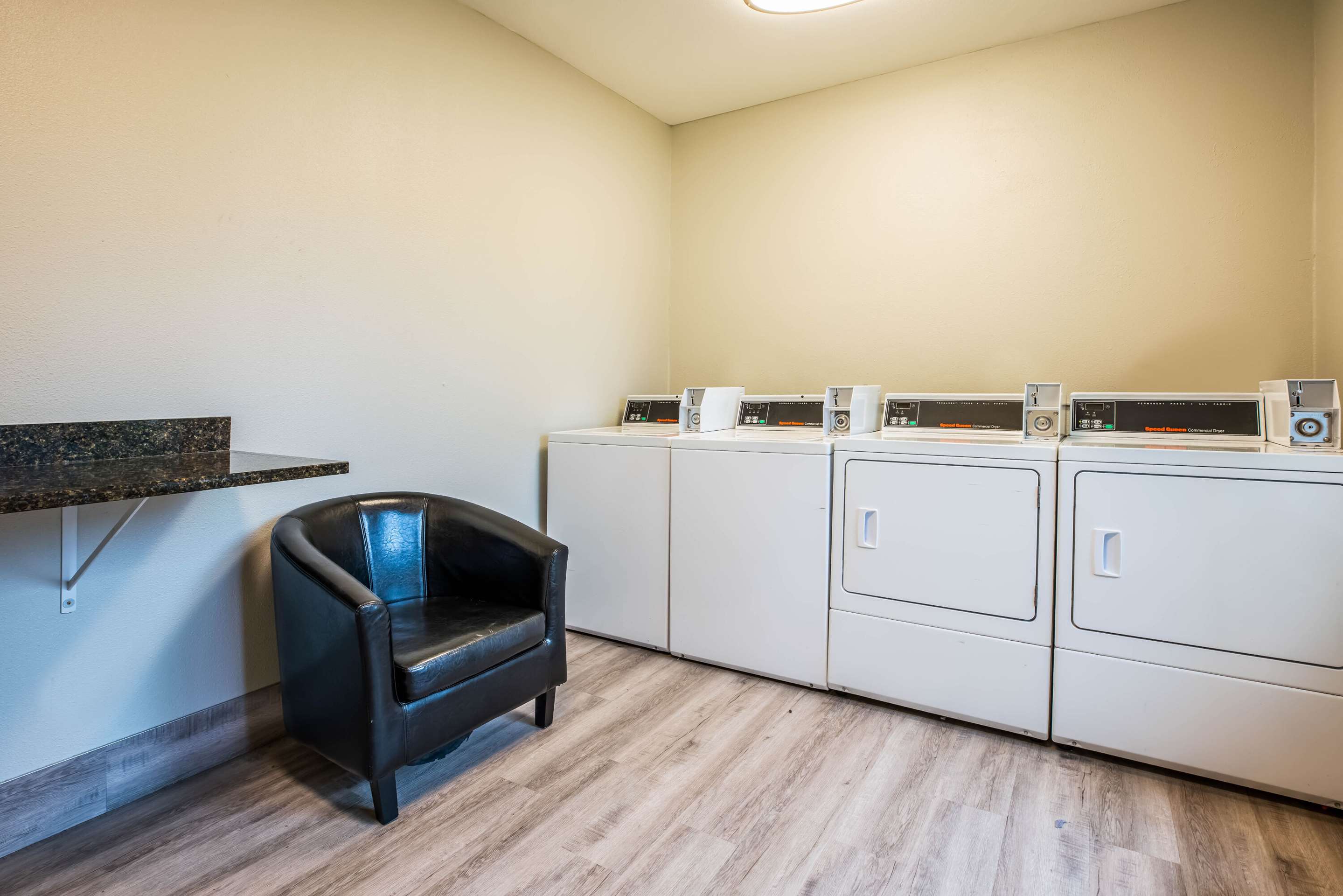 laundry facilities | La Quinta Inn & Suites by Wyndham Newport