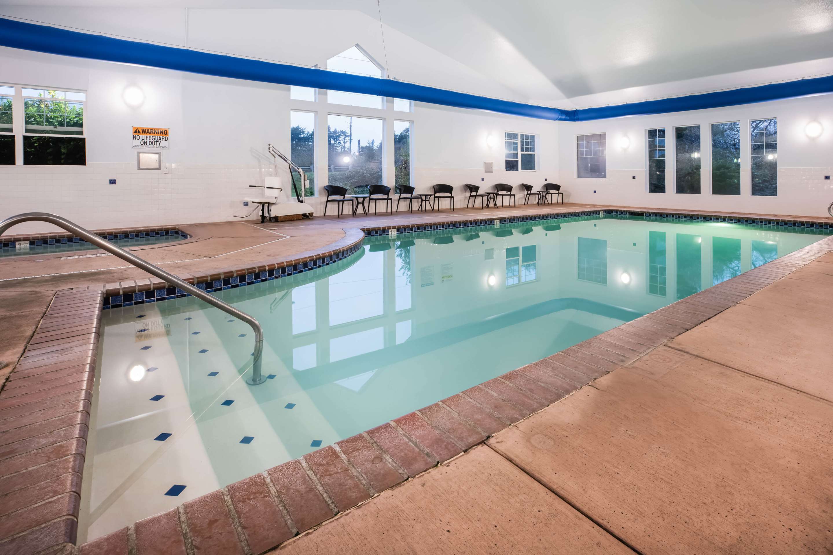 pool view | La Quinta Inn & Suites by Wyndham Newport