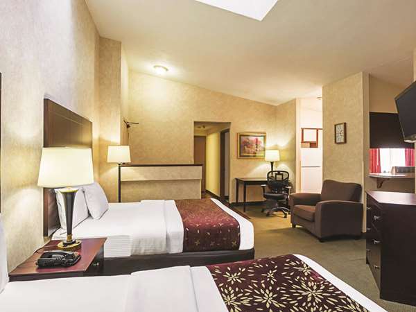 Suite - La Quinta Inn & Suites Woodburn - I-5, Exit 271