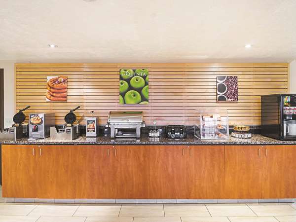  - La Quinta Inn & Suites Woodburn - I-5, Exit 271