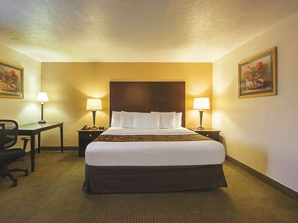 Suite - La Quinta Inn & Suites Woodburn - I-5, Exit 271