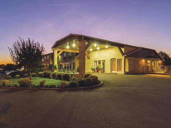 Exterior view - La Quinta Inn & Suites Woodburn - I-5, Exit 271