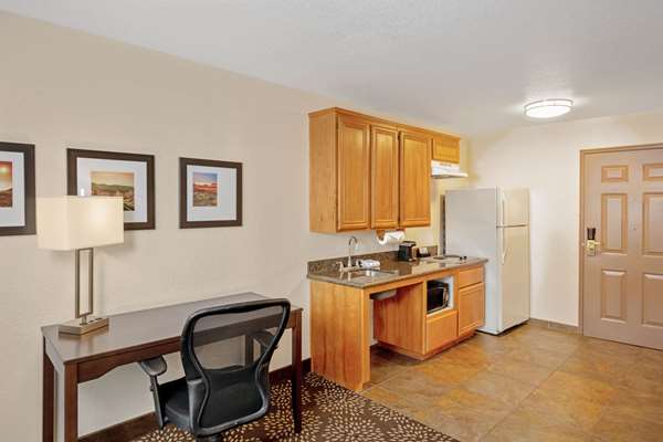  - La Quinta Inn & Suites Red Rock Las Vegas