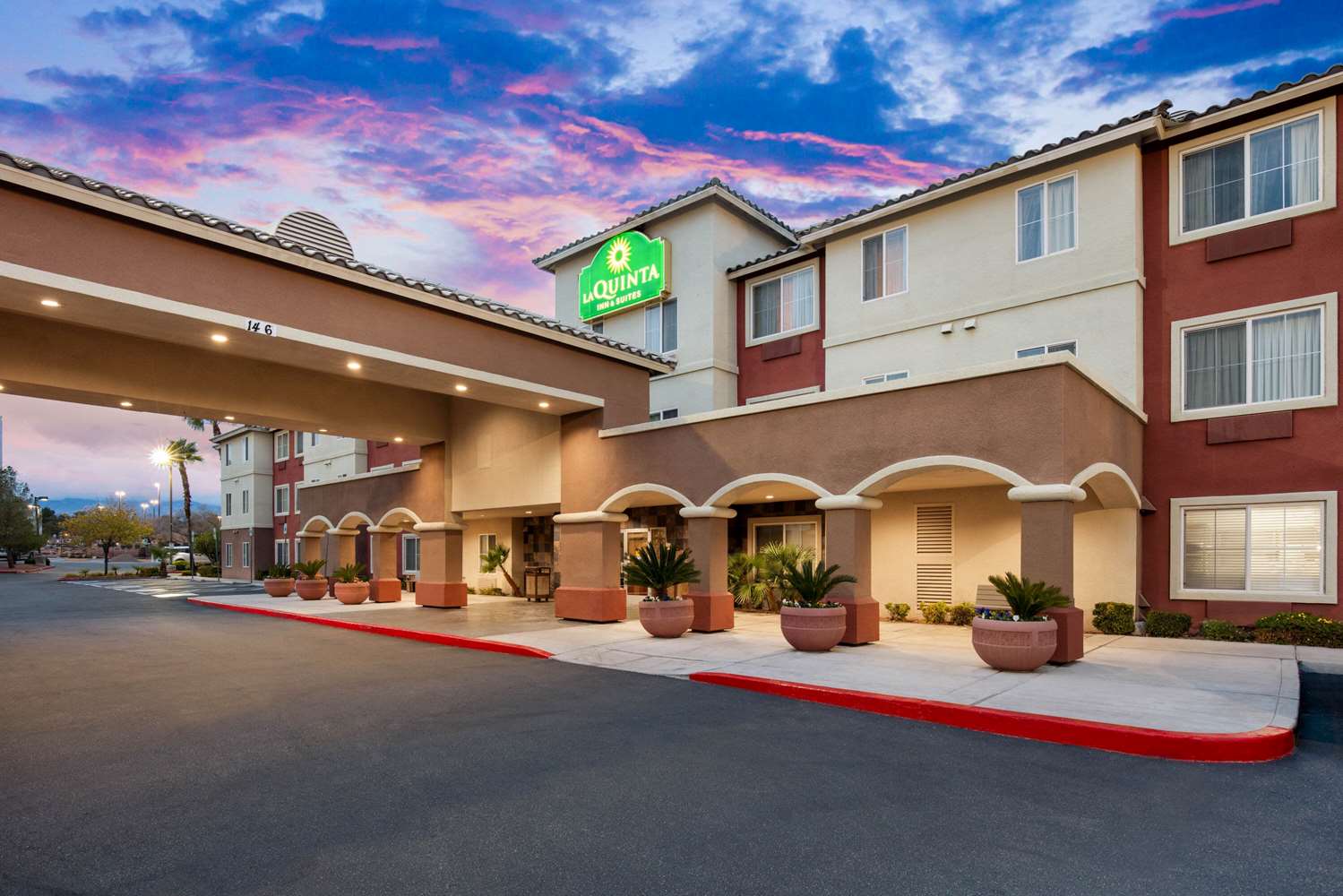 La Quinta Inn & Suites Red Rock Las Vegas, NV See Discounts