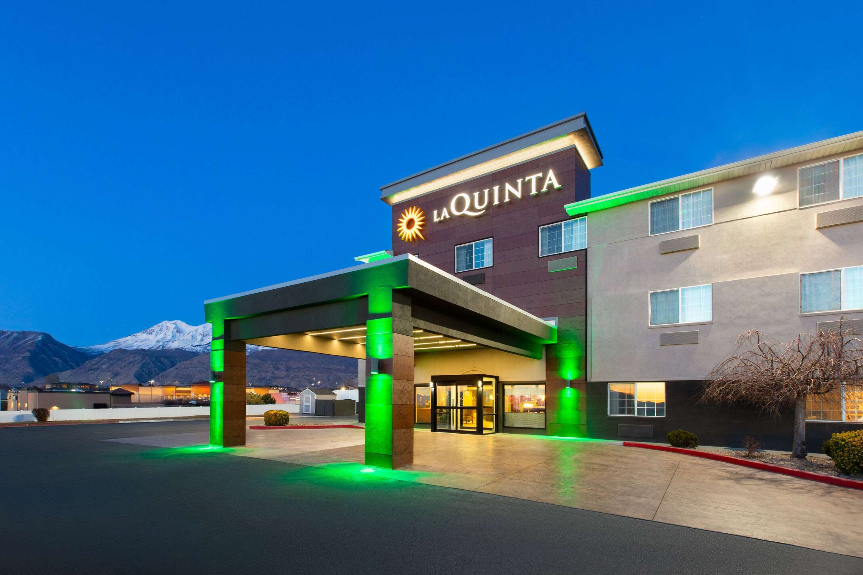 Exterior | La Quinta Inn & Suites by Wyndham North Orem