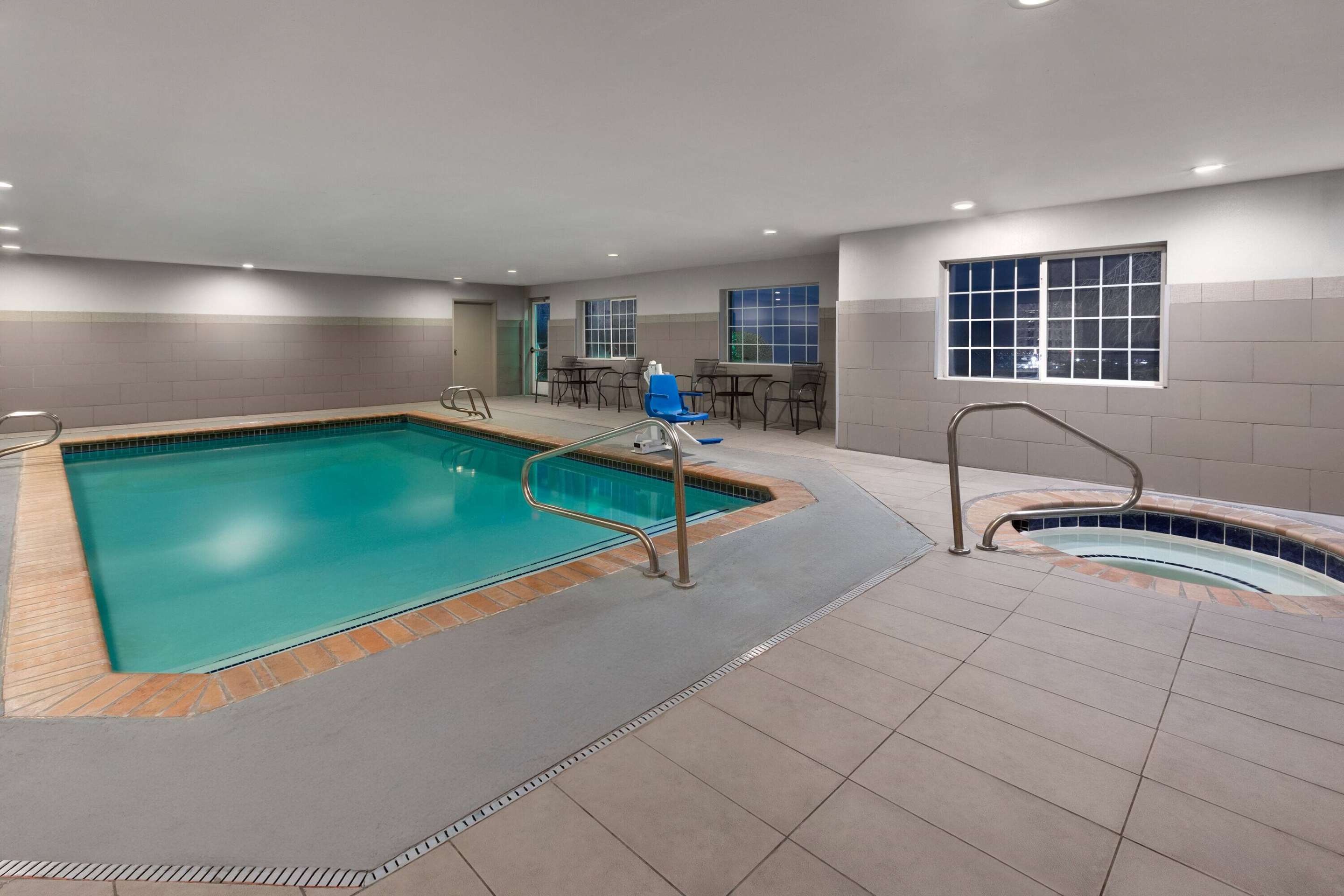 Pool - indoor | La Quinta Inn & Suites by Wyndham North Orem